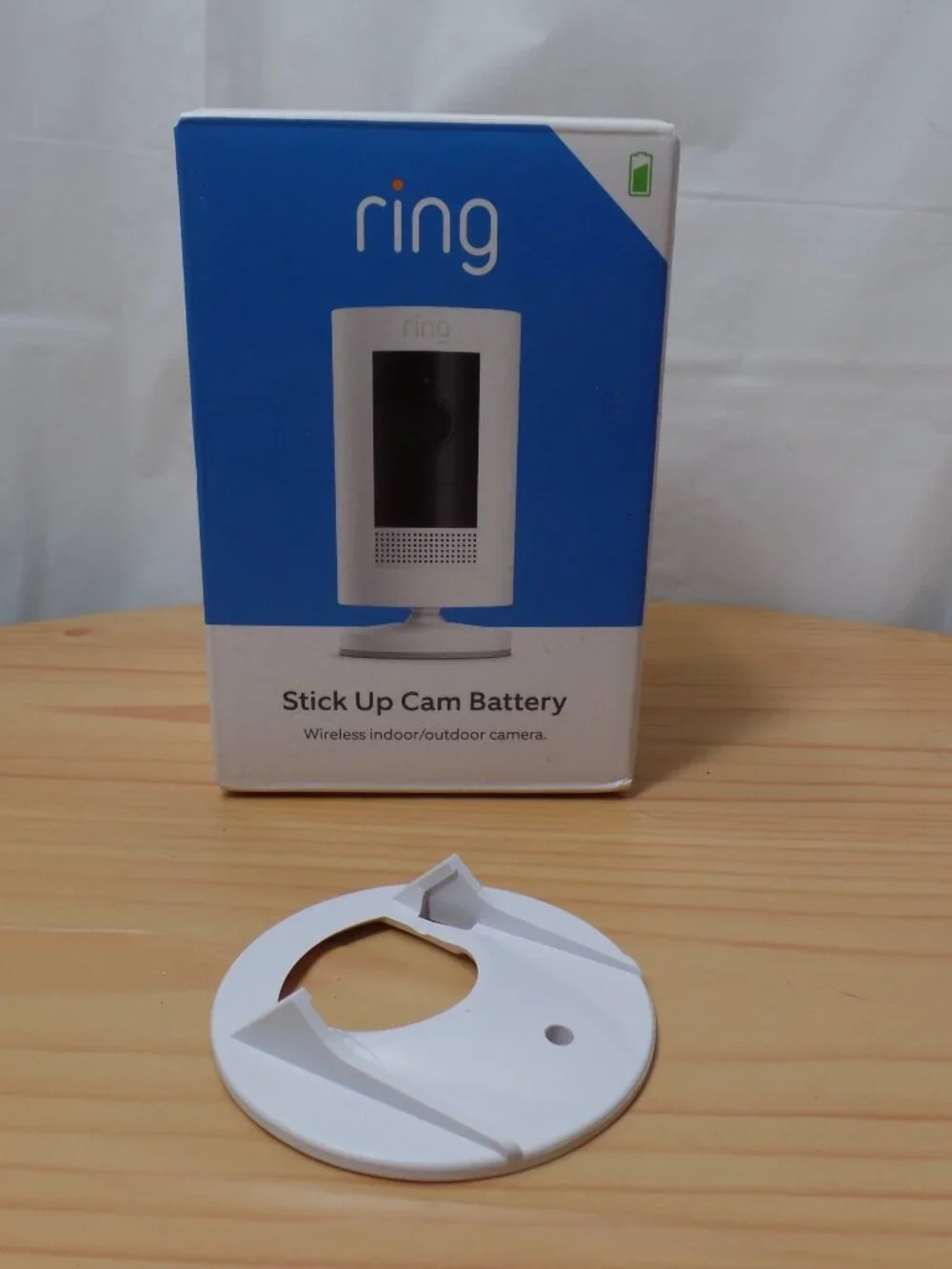 Ring Stick Up Cam White Outdoor Wireless Battery Security Camera 5UM7E5 - New